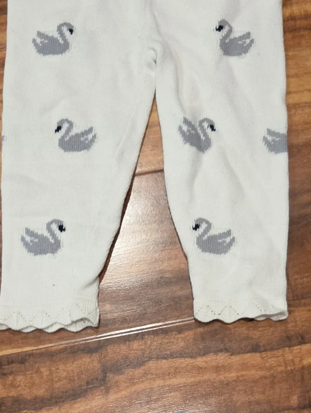 Janie and Jack EUC 18-24 months white and gray swan knit sweater and pants set